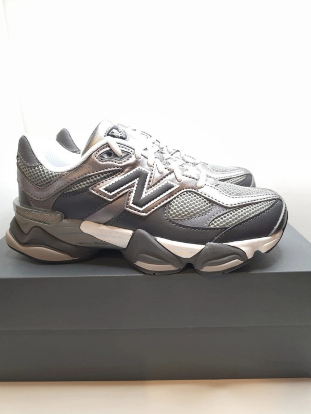 New Balance 9060 Sneakers Gray & Black US 6 Or 7.5 Womans